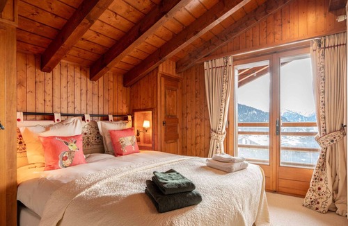 Verbier Apartment | Superb duplex attic apartment, recently renovated in a cosy chalet style. Located near the hamlet
