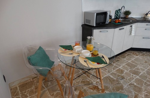 Tremezzina Apartment | Sweet Holiday!A bright studio-apartment in the heart of Lenno, close to the lake