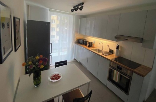 District 4 Apartment | THE PERFECT BLEND OF COMFORT, STYLE & CONVENIENCE IN THE MOST VIBRANT AREA