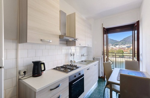 Malgrate Apartment | The Terrace on the Adda – Apartment with Stunning Lake and Mountain Views