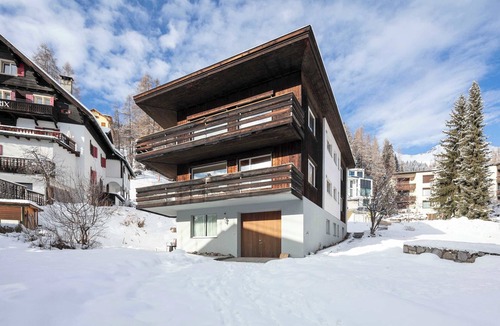 Davos Apartment | Timeless Alpine Stay, Terrace, Central Davos