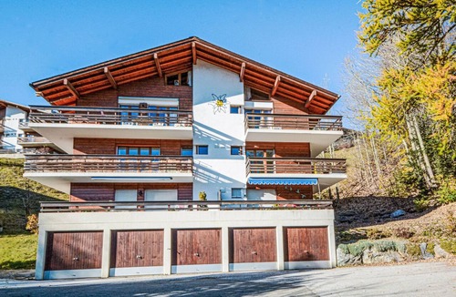 Monteiller House | Tiny House facing the Alps - Ski in and out by Interhome