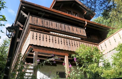Gstaad Apartment | Tree-Tops, Chalet Appartement/Fewo, Dusche und Bad, WC 9-Bettwohnung by Interhome