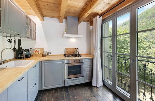 Toscolano Maderno Apartment | Vacation Home "La Casetta Nel Bosco" with Private Terrace & Wi-Fi