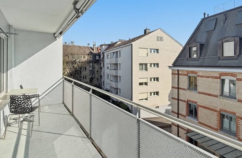 Hirslanden Apartment | Very nice 1BR flat with sunny balcony (Sky4)