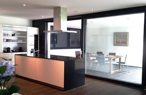 Sisikon House | Villa am See 3 - Beach House