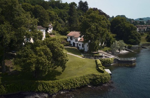 Cerro Villa | Villa Anna - Luxury Lakefront Villa by Venicescape