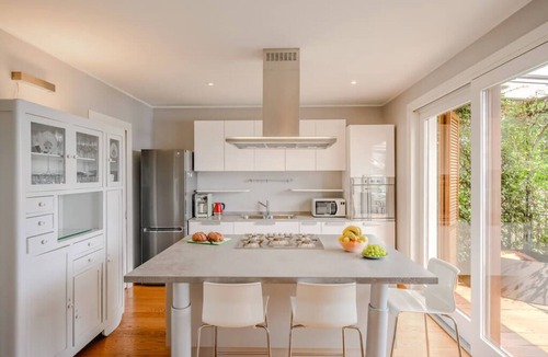 Arona Villa | Villa Arona Summary: