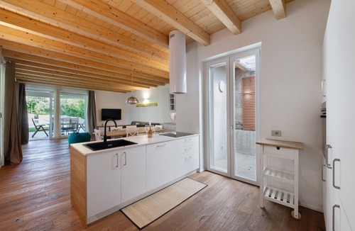 Portese Villa | Villa 'Carlotta' - Porto Portese with private pool, private terrace and air conditioning