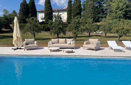 Costa Masnaga Apartment | Villa Delle Rose - Appartamento di Lusso con piscina tra Milano e Como