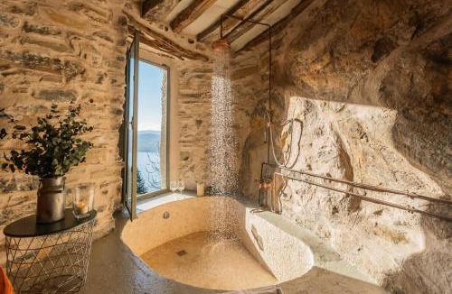 Blevio House | Villa Eugenia - Pool e Garden Retreat in Como .