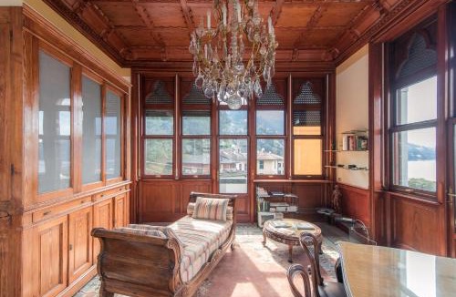 Riva Villa | Villa Liberty Giù by "The House Of Travelers"