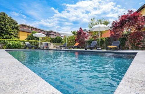 Intra Apartment | Villa Rachel Quadro by Lago Reisen