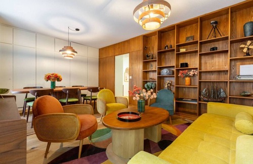 District 6 Apartment | Vintage 2-BR in central Zürich · sleeps 5