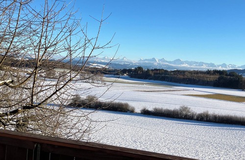 Wohlen bei Bern Apartment | Wake up with a view of the Alps