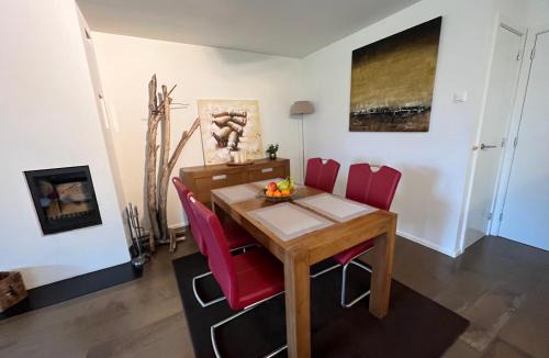 Unterterzen Apartment | Walensee Apartment, Lake & Alpine Dream