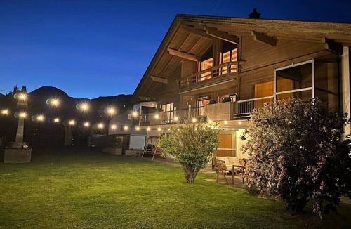 Meiringen Apartment | Waterfall 3BR Garden Apt AC near Interlaken