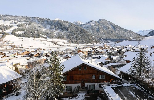 Zweisimmen Apartment | Weisshorn (OG + DG Südwest) by Interhome