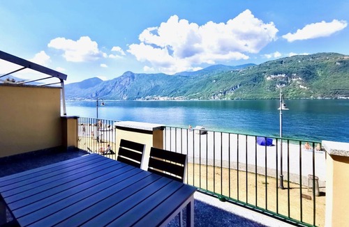 Lierna Apartment | Welcome to this beautiful apartment located in Grumo (Lierna), just in front of the beautiful Lake Como. This fantastic apartment offers you an incredible and unforgettable experience with its breathtaking lake view. This cozy place has everything you ne
