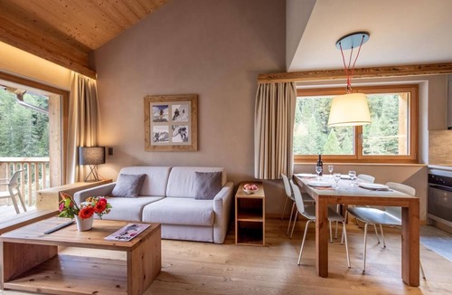 Zinal Apartment | Wifi, resort center, terrace, balcony, tv, ski locker, 63m², Zinal