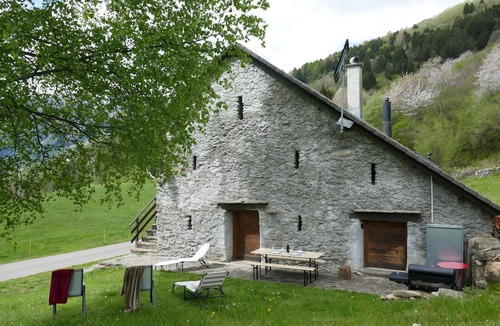 Blenio House | Wonderful private villa for 4 guests with TV, pets allowed and panoramic view