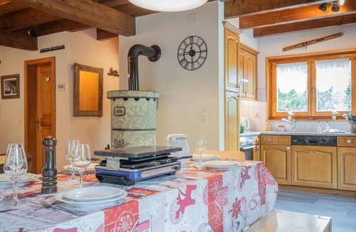 Ovronnaz House | Wonderful private villa for 7 people with WIFI, TV, terrace and pets allowed