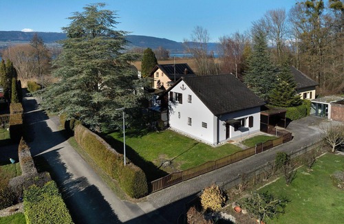 Cheyres-Chables House | Wonderful private villa for 6 guests with WIFI, TV, terrace and pets allowed