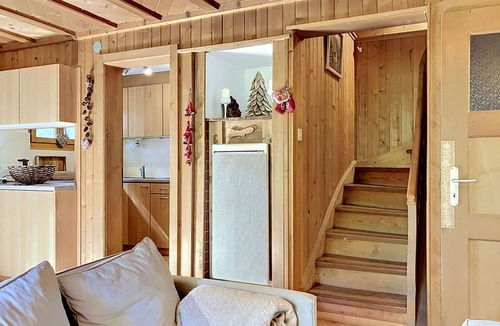 Monthey House | Wonderful private villa for 8 people with WIFI, hot tub, TV and terrace