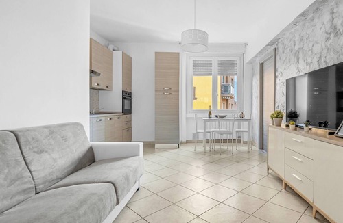 Affori Apartment | ZAN20: A Comfortable and Bright Apartment in Milan