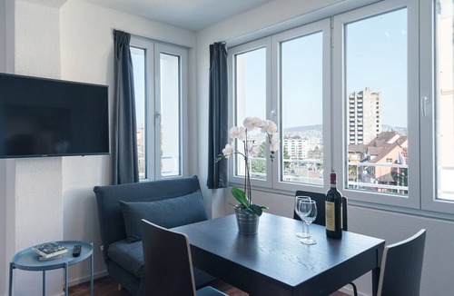 Albisrieden Apartment | ZH Banana III - HITrental Wiedikon Apartments