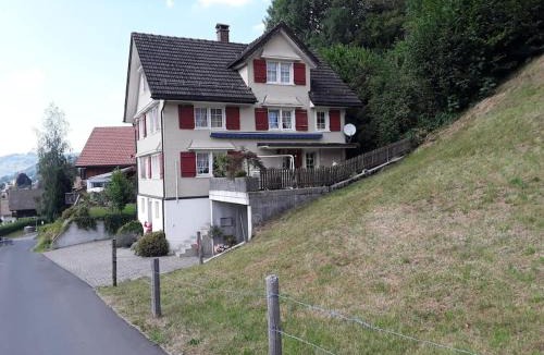Neu St Johann Apartment | Zwinglis Ferienwohnung Rosi