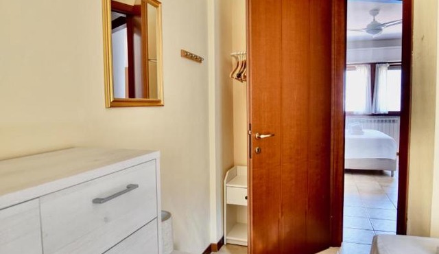 2-Bedroom Airconditioned Lakeview Apartment