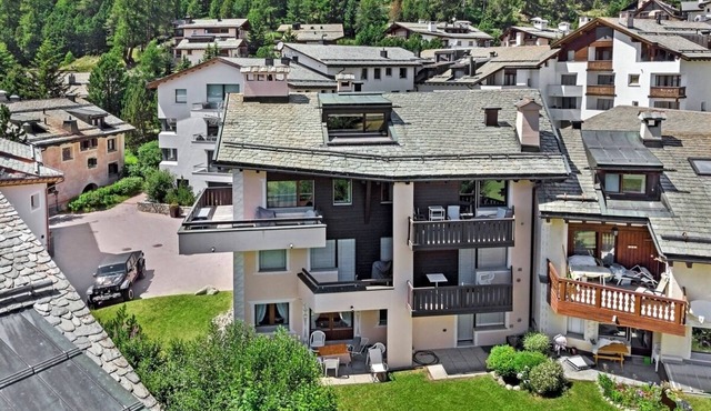 2-room apartment on the ground floor, entrance with wardrobe, double bedroom, ba