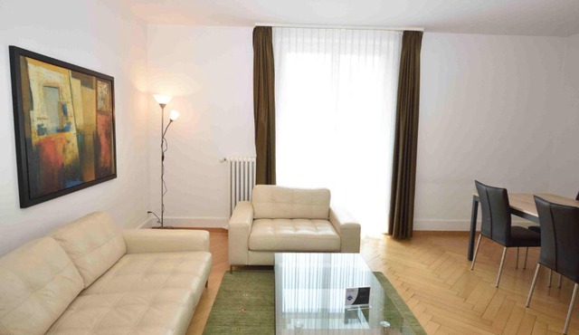 2BR flat near lake and central - Stardust 22