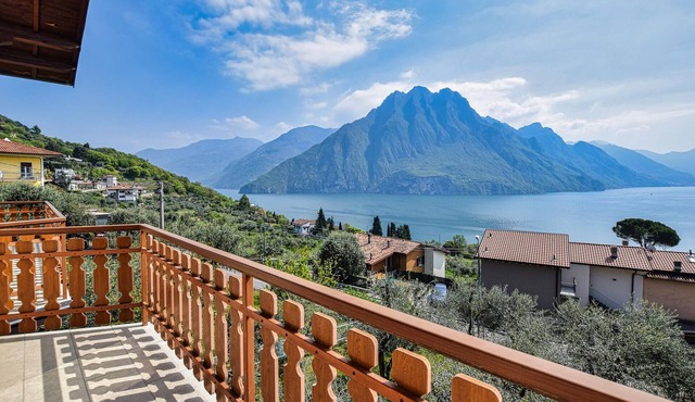 3 bedroom lovely apartment in Riva di Solto