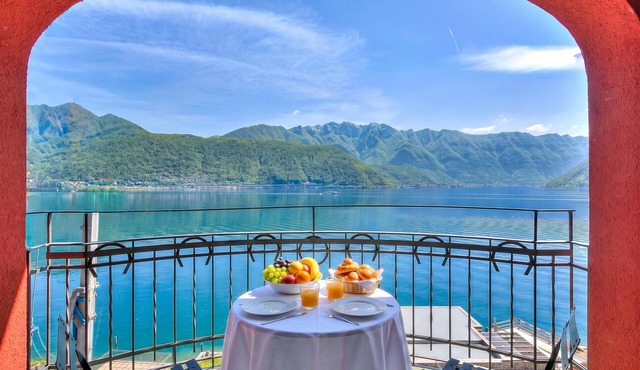 76 The Lake House Sole, Melide, Switzerland