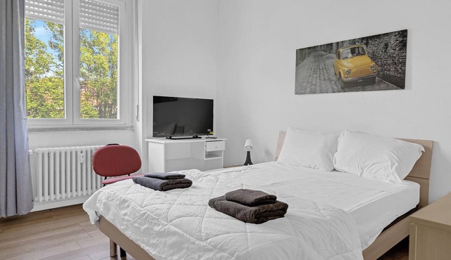 ADR16: Elegant three-room apartment in a quiet neighborhood