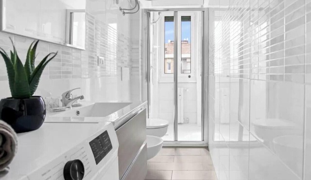 AG17 Bright apartment in the center of Milan