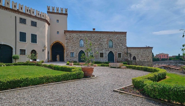 Al Castello - Elegante Residenz mit Schwimmbad by Interhome