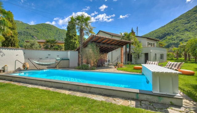 Alfa Garden Villa With Private Pool, Camignolo, Switzerland