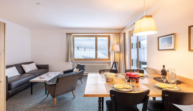 Allegra und Herzlich Willkommen in der Ferienwohnung Chasa Val 2
