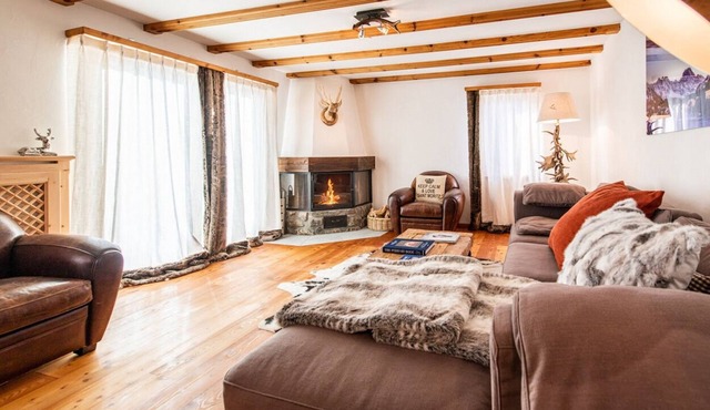 Alpine Ski apartment close to Corviglia, St Moritz