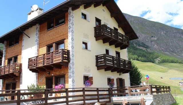 Apartment 4 with Lake View, Shared Terrace and Wi-Fi