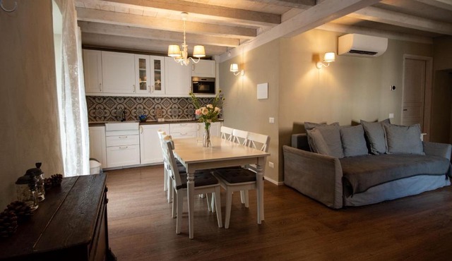 Apartment 75 mq for 5-6 p 100 m from the lake