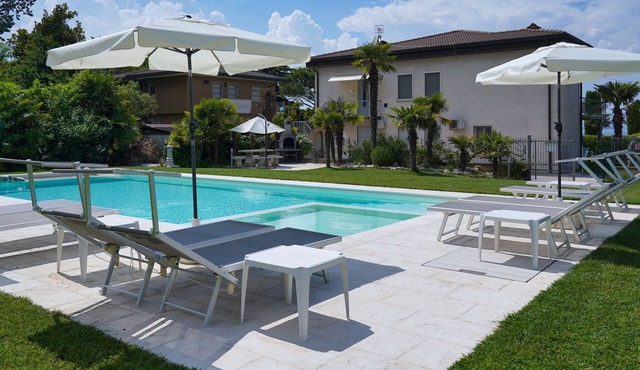 Apartment by Lake Garda near Gardaland
