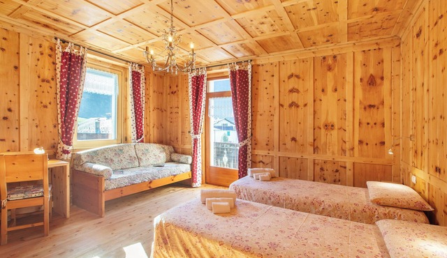 Apartment 'Casa Colturi Cembro' with Mountain View, Private Terrace and Wi-Fi in Valdisotto