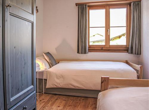 Apartment Chesa Arpschellas - Reis by Interhome