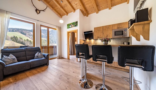Apartment "Eggerhof Suite" with Mountain View, Lake Access & Wi-Fi in Verano