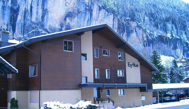 Apartment In The Heart Of The Swiss Alps With Stunning Balcony Views