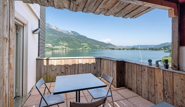 Apartment 'Valsugana D’incanto' with Lake View, Private Terrace and Shared Garden